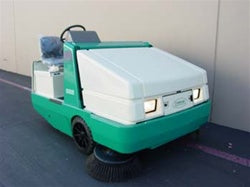 Reconditioned Tennant 355 rider sweeper