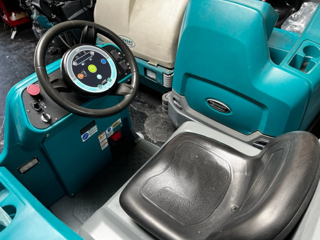 Tennant T17 Rider Floor Scrubber