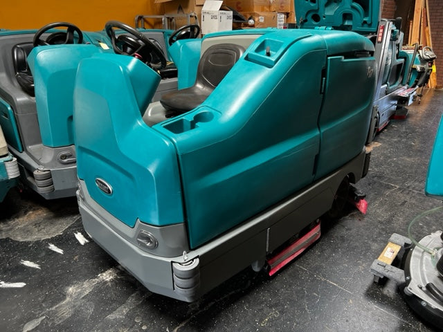 Tennant T17 Rider Floor Scrubber
