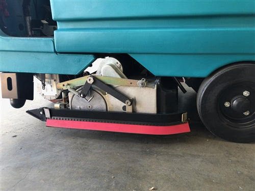 Tennant 7100 floor scrubber