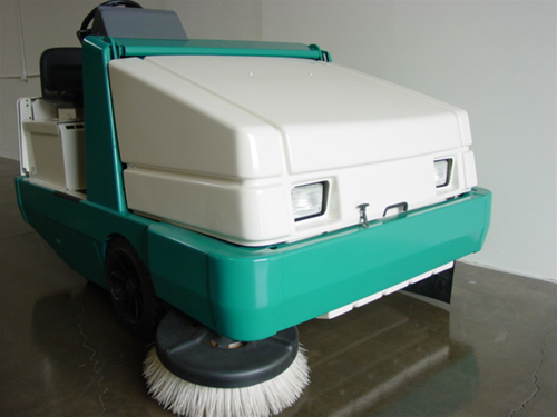Reconditioned Tennant 6500 rider sweeper