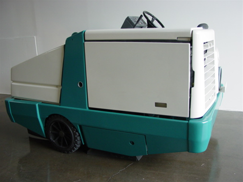 Reconditioned Tennant 6500 rider sweeper