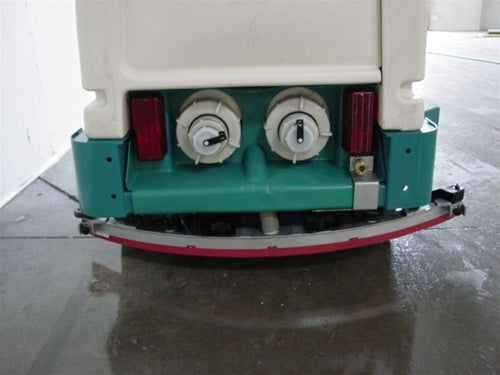 Reconditioned Tennant 7200 rider floor scrubber