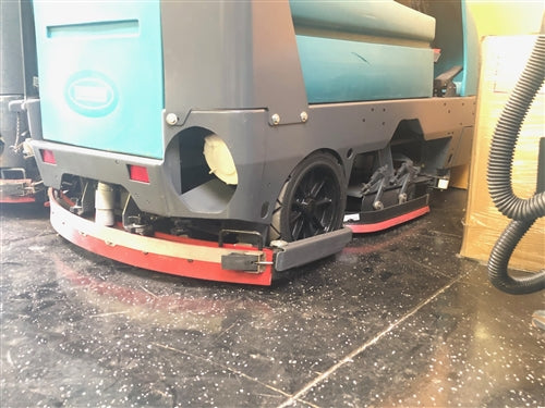 Reconditioned Tennant 7300 rider floor scrubber
